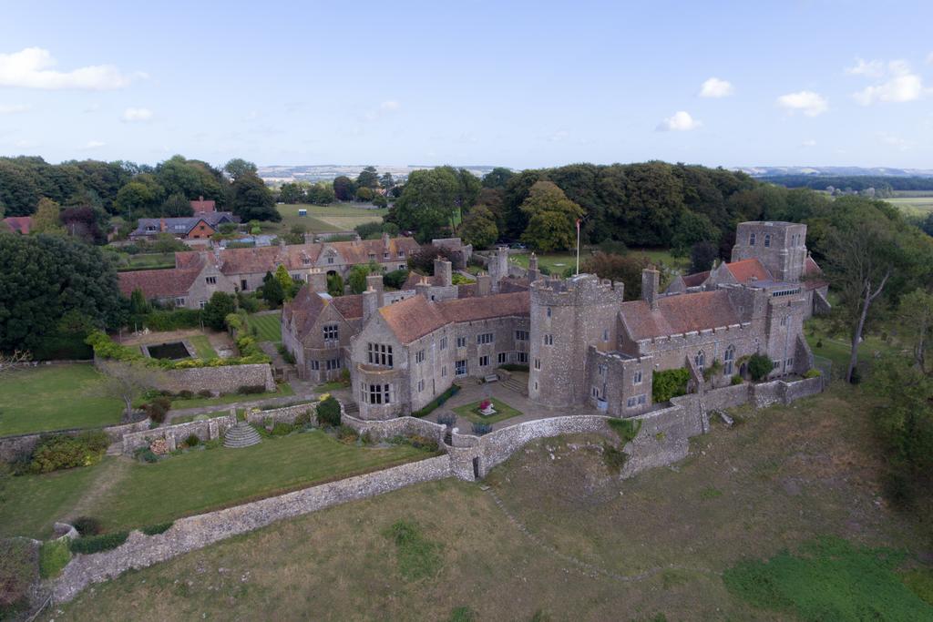 Lympne Castle Cottages Hythe  Εξωτερικό φωτογραφία